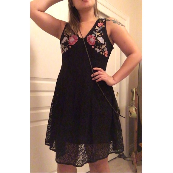 Xhilaration Dresses & Skirts - Dia de los Muertos 🌹 Black Lace Shift Dress